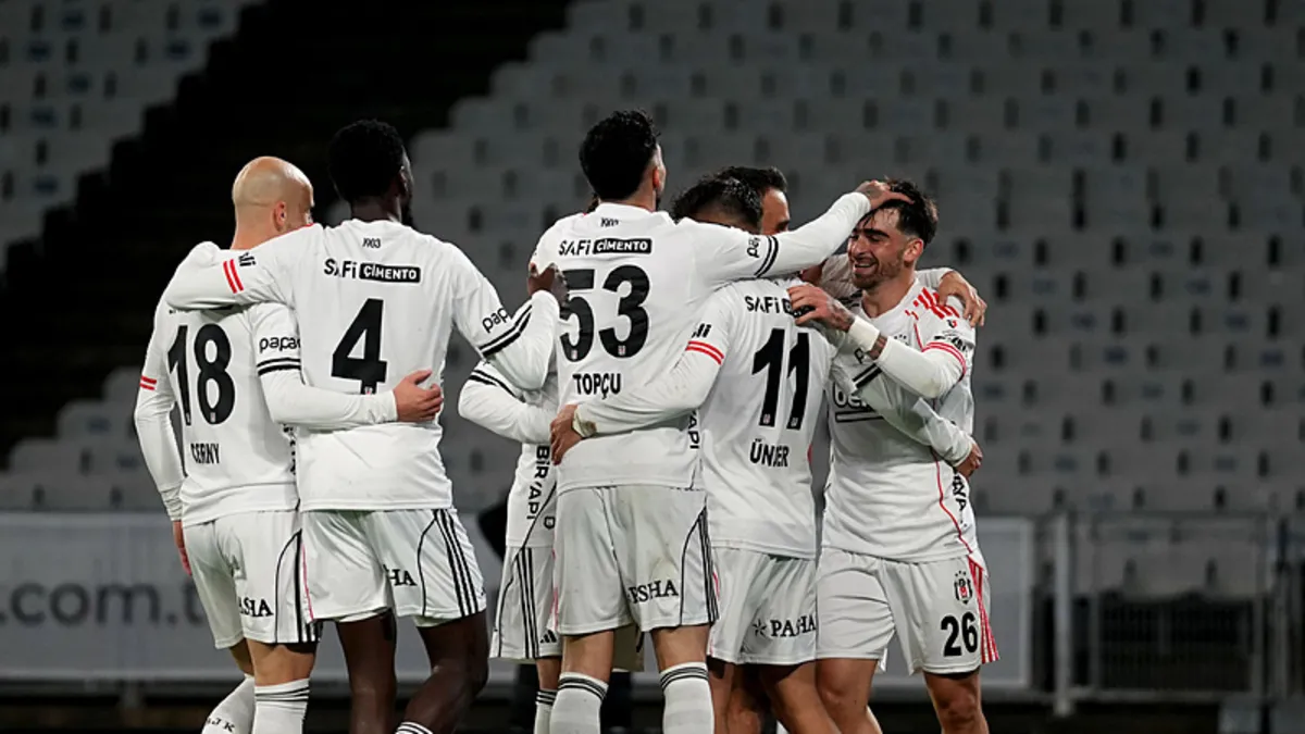 Usta yazardan Beşiktaş yorumu! "Santrforsuz oynamayı denemek..."
