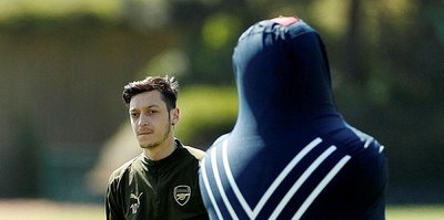 Cr7’nin Mesut aşkı