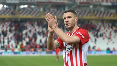 Lukas Podolski: Galatasaray sonuna kadar mücadeleyi bırakmayacaktır