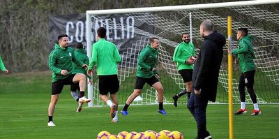 Atiker Konyaspor'da sol beke Zuta