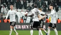 Tribünlerden ıslıklı protesto