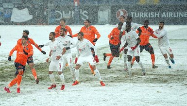 On snow-covered field, Basaksehir draw with Sivasspor