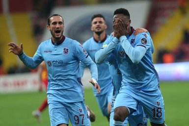 Trabzonsporlu Ekuban gözyaşlarını tutamadı