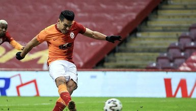 Son dakika spor haberi: Galatasaray'da Radamel Falcao Mostafa Mohamed'i geçti