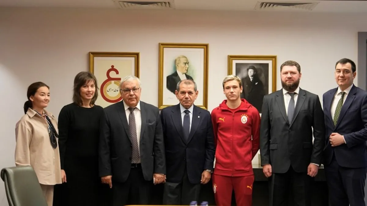 Rusya'nın Ankara Büyükelçisi Vershinin, Galatasaray Başkanı Özbek'i ziyaret etti