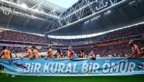 Tribünler doldu