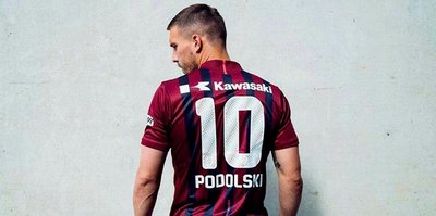 Poldi’den ilk poz