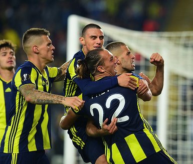 Fenerbahçe’de flaş ayrılık! Ersun Yanal o ismin biletini kesti