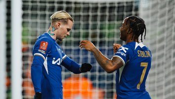 Chelsea evinde turladı!