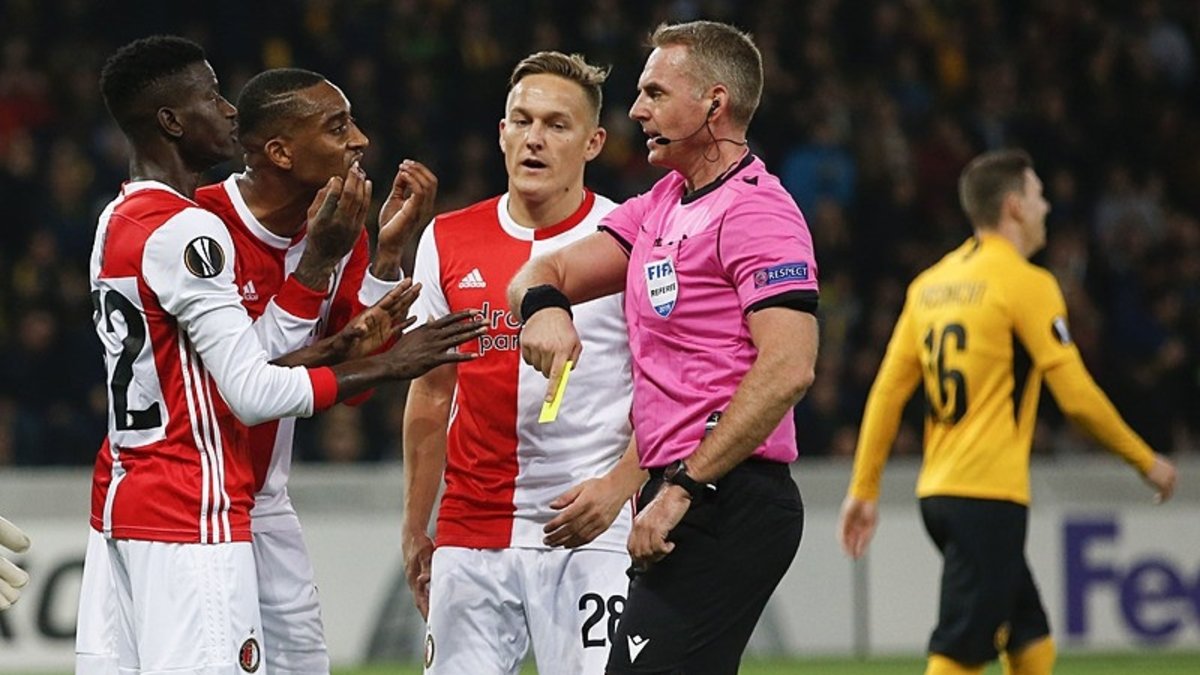 Hakem Danimarka’dan