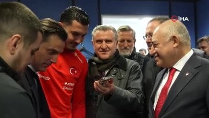 >Başkan Erdoğan A Milli Futbol Takımımızı tebrik etti