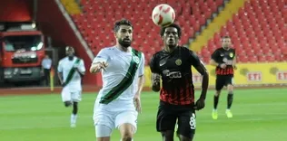 Denizlispor gol ve puanla tanıştı