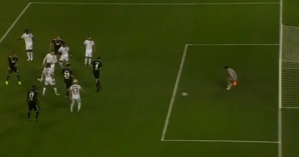 Galatasaray - Gaziantep FK maçında tartışılan pozisyon! Beşiktaş da o anı paylaştı - 2