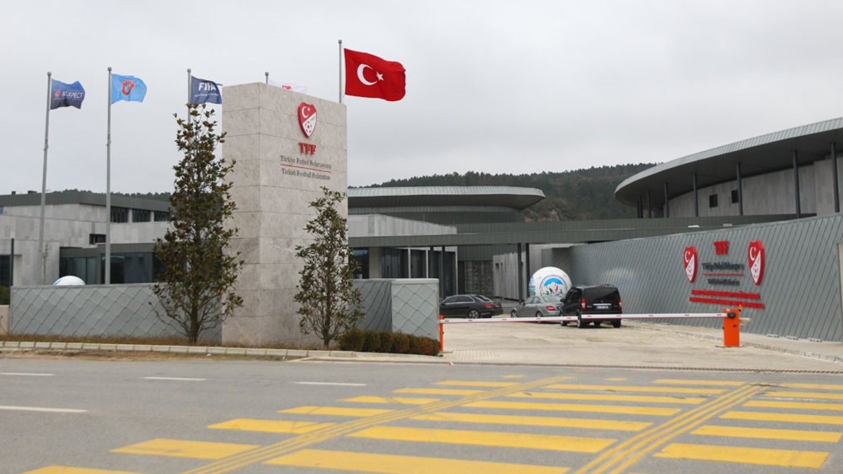 GALATASARAY HABERLERİ PFDK'dan Günay Güvenç'e 2 maç men cezası