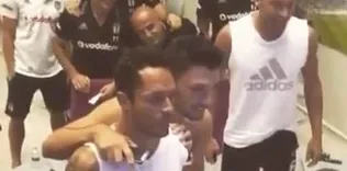 Beşiktaşlı futbolcuların kura sevinci