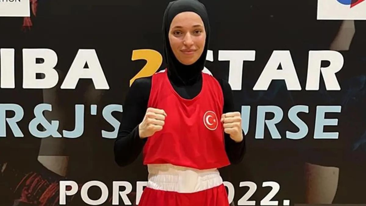 Rabia Topuz'u yılan ısırdı!