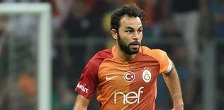 Topu direğe nişanladı