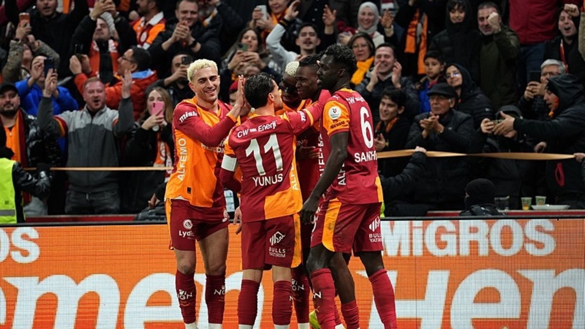 Yunus Akgün ve Uğurcan Çakır, Başakşehir FK galibiyeti sonrası açıklamalarda bulundu