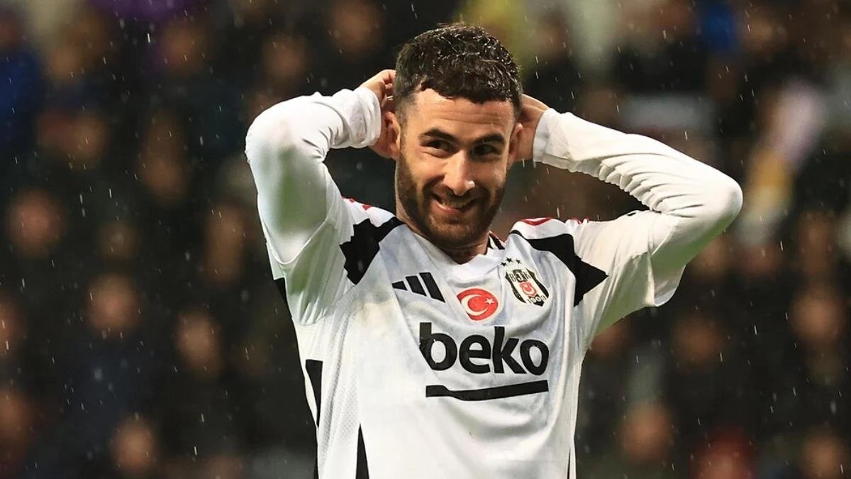 Beşiktaş'ta Rafa Silva'dan büyük hata! Derbide Trabzonspor öne geçti Beşiktaş'ta Rafa Silva'dan büyük hata! Derbide Trabzonspor öne geçti