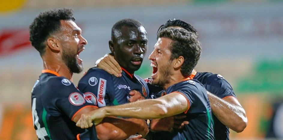 alanyaspor 4 0 antalyaspor mac sonucu