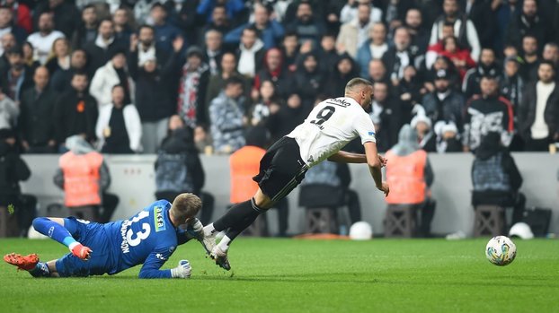 Beşiktaş Alanyaspor maçında penaltı kararı!