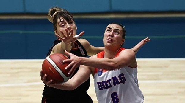 Dişi Aslan galip: 71-65