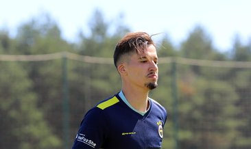 Fenerbahçe'de yeni sezon hazırlıklarına yeni transfer Altay Bayındır da katıldı