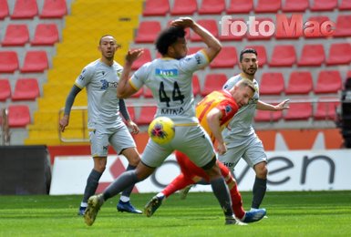 Kayserispor - Yeni Malatyaspor karşılaşmasından dikkat çeken kareler