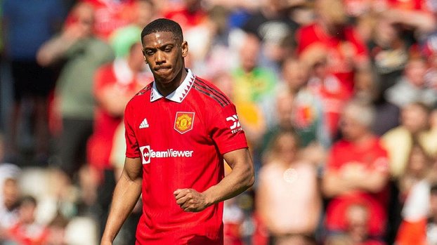Manchester United'da Martial şoku!