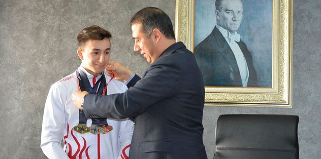 Şampiyon altınla ödüllendirildi