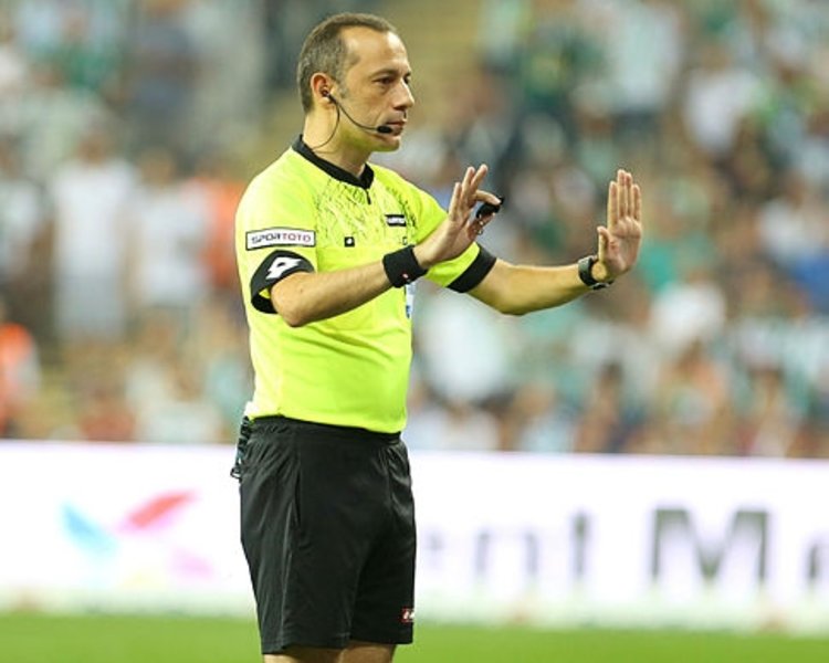 Cuneyt Cakir Psg Liverpool Macina Atandi Son Dakika Futbol Haberleri Fotomac