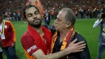 Giderken ağlattı