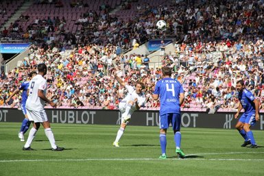 Figo, Ronaldinho’yu yendi