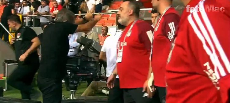 Adana'daki maç sonu Şenol Güneş ile Salih Uçan arasında gerginlik