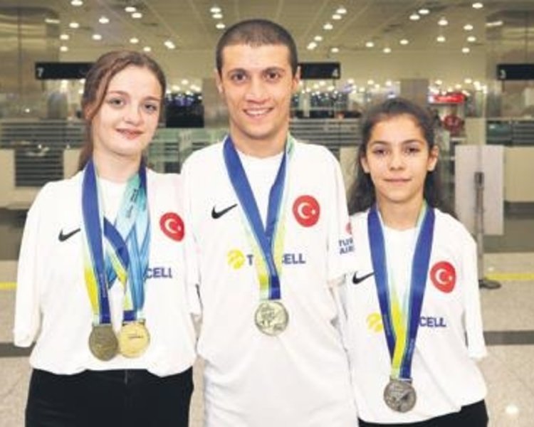 Şampiyonlar döndü