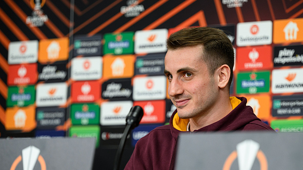 Kerem Aktürkoğlu'ndan minik taraftara jest!