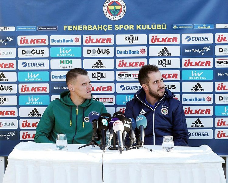 Skrtel Cenk Dunyanin En Iyi Ligine Gitti Son Dakika Fenerbahce Haberleri Fotomac