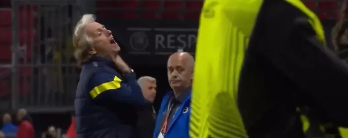 Rennes Fenerbahçe maçında Jorge Jesus çılgına döndü! Tribünler... - 2