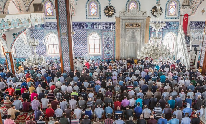 bayram-namazi-nasil-kilinir-adim-adim-bayram-namazi-kilinisi-diyanet-farz-mi-1773916379095.jpg Bayram namazı evde kılınır mı?