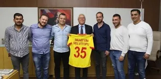 Göztepe taraftarından Selvitopu’na ziyaret