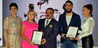 Futbolculardan TOÇEV'e destek