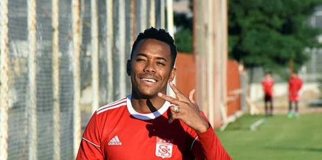 Robinho'dan 14 maç sonra "zorunlu mola"