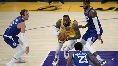 NBA'de son şampiyon Los Angeles Lakers sezona mağlubiyetle başladı