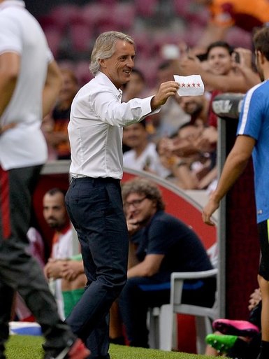 Sneijder’den Mancini’ye sürpriz not