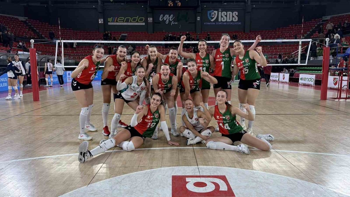 Karşıyaka Voleybol, yarı final maçlarına çıkıyor!