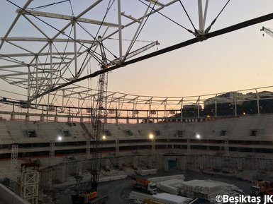 Vodafone Arena’da çatı kaldırıldı