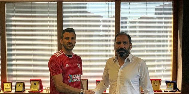 Yeni stoper Caner
