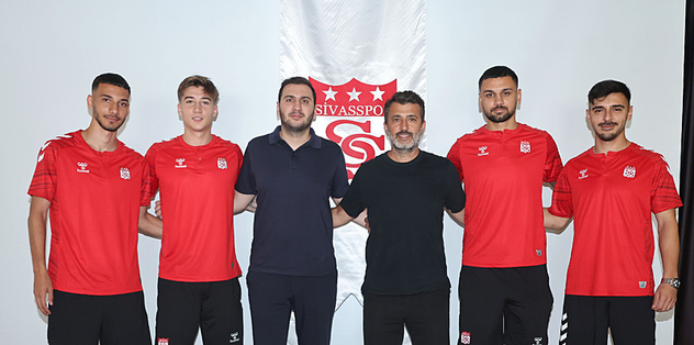 Sivasspor 4 futbolcuyu kadrosuna kattı