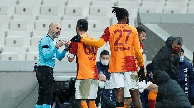 Beşiktaş - Galatasaray derbisine damga vuran anlar! Arda Turan ve Cüneyt Çakır... #