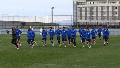 Atmaca, 2'de 2 peşinde